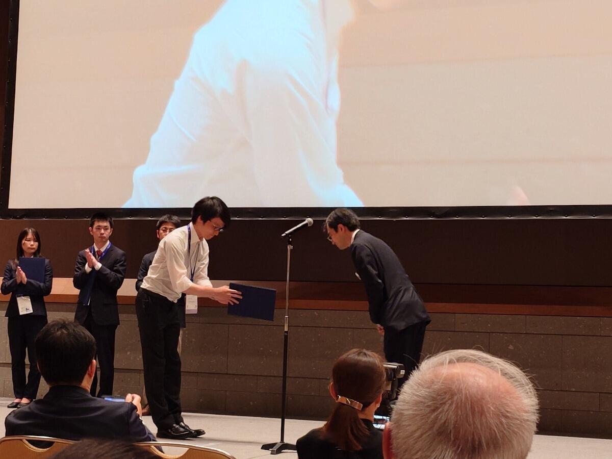 8b6a9c97-ff5e-4b4a-950f-eb662c175796